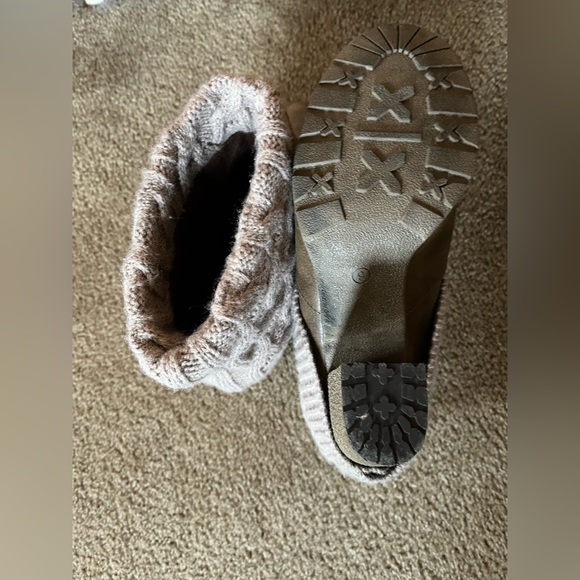 Muk Luks Heeled boots - Picture 9 of 10